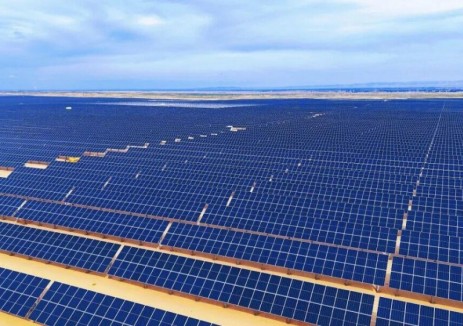 阳光产“绿电”！乌拉特前旗光伏项目并网成功