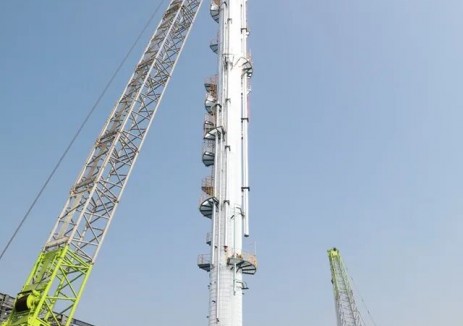 中科芳烃抽提最大塔器吊装就位