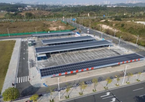 液冷超充枪,充电更快捷!广东开平构建“城区加密、乡镇延伸”绿色充电网