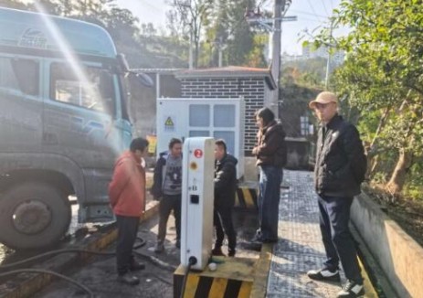 重庆石柱土家族自治县经信委组织开展充电站专项检查工作