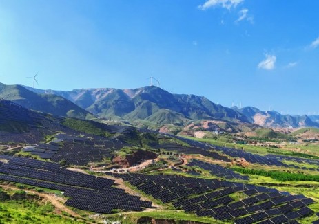 山西山阴县100MW采煤沉陷区生态综合治理+光伏储氢基地项目并网发电