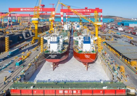 六艘同时出坞！恒力重工三天两创纪录