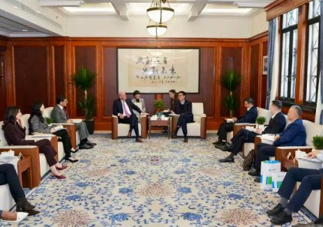 上海电气与开利集团共绘绿色合作新蓝图