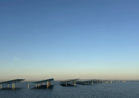 蓝海筑阵！河北首个海上光伏项目完成首并