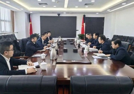 中国能建葛洲坝一公司与国能新疆电力公司共商能源合作新篇章