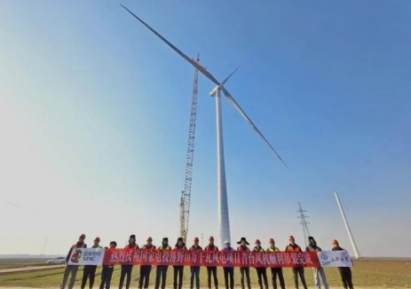 山西建投安装集团国家电投博野10万千瓦风电项目首台风机吊装完成