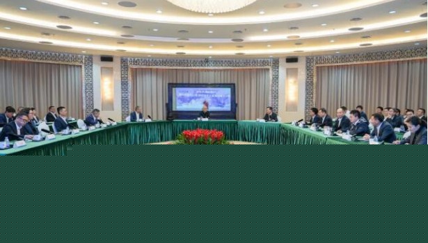 著名经济学家周其仁走进明阳集团，共探民营企业全球化前路