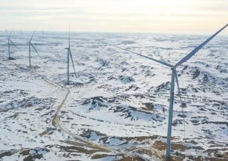 新疆华钛新材料源网荷储600风电项目首批风机并网