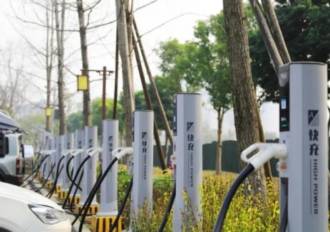 沄崃集团251个充电桩正式上线