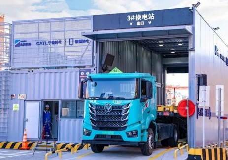 福田欧曼银河5M换电重卡再次批量交付盐田港，助力零碳港口新生态建设