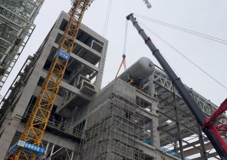 河南永城项目2号机组除氧器吊装圆满完成