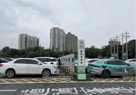 浙江杭州火车东站P西停车场光储充一体化项目全面投运