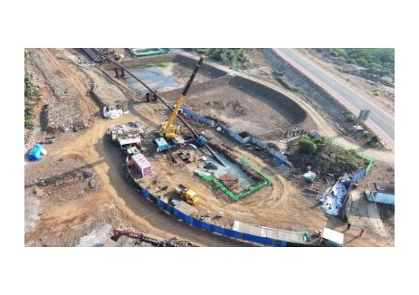 大唐儋州海上风电项目二场址定向钻施工首回路管道顺利回拖