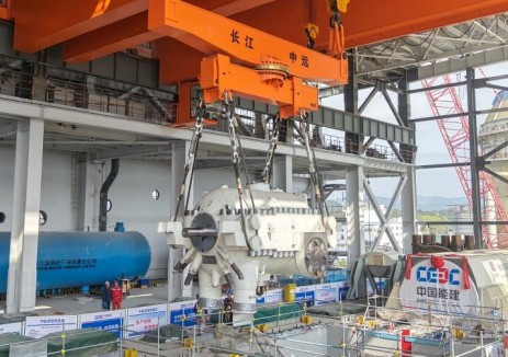 广东潮州百万项目高压缸、超高压缸顺利吊装就位