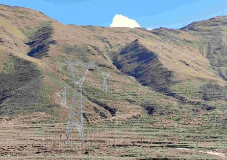 世界最高海拔220千伏输变电工程全线贯通