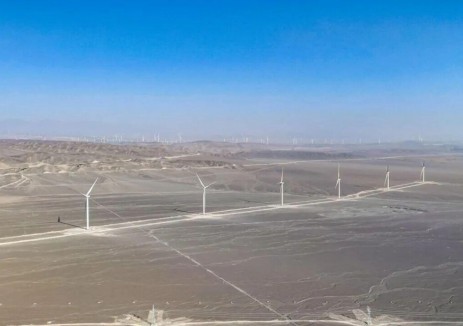 新疆托克逊风电项目风机吊装圆满完成