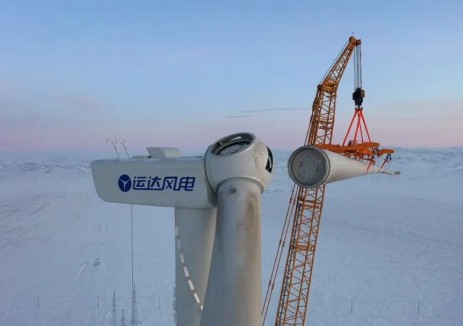 中建八局木垒风电项目首吊成功