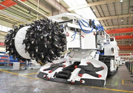 中国煤科太原研究院“硬岩先锋”引领西南矿区装备迭代