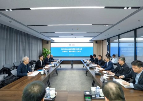 罗必雄与湖北能源党委书记、董事长张龙会谈