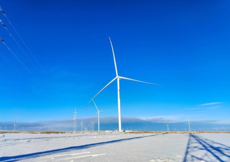 新疆塔城风电项目首批风机并网发电