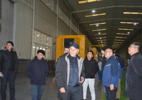 乌兹别克财政部代表团到跃迪验收吸污车疏通清洗车等特种装备车