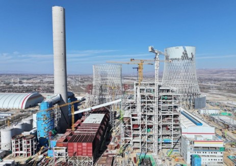 国能宁夏六盘山项目1号机组主变压器顺利就位
