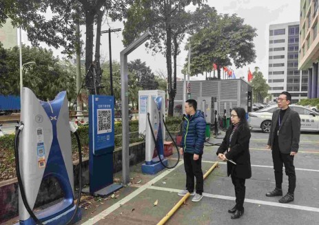 广东江门市江海区发展改革局开展充电站和加油站安全生产检查