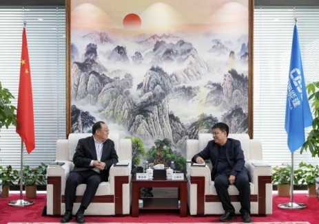 中国能建投资公司党委书记、董事长王新平与中国能建建筑集团党委书记、董事长董俊顺会谈