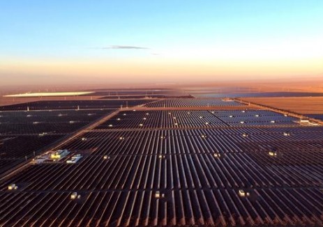 国家电投哈密十三间房风光储项目引领产业新航向