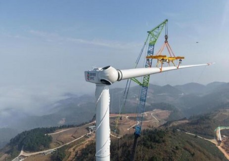 贵州省黔南瓮安县白马顶风电项目完成全部风机吊装