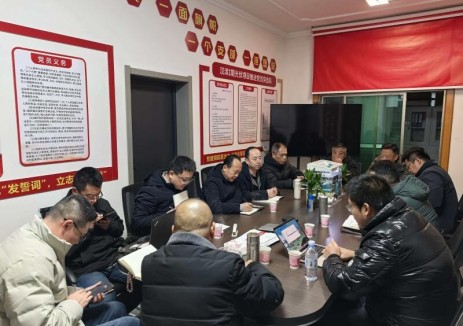 中国能建甘肃工程公司董立泉与大唐彬长发电有限责任公司党委委员、副总经理杨潇交流洽谈