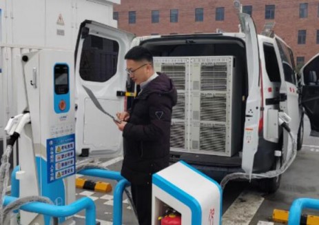 安徽蚌埠市计量院赴中石化蚌埠公司高铁北充电站开展充电桩检定工作