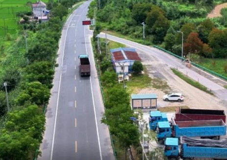 绿色运输创新实践：安徽新能源重卡推广应用落地见效