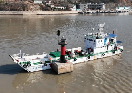 国内首个氢燃料电池离岸灯桩在浙投用