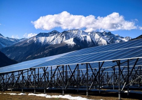 全国首个水光蓄储一体化光伏项目并网发电记