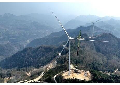 贵州省黔西南州华能望谟羊架风电场项目14台风机全部吊装完成