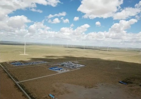 二连浩特500MW风储项目：党旗引领 驭风而行