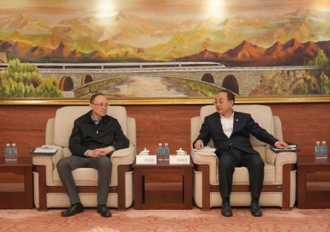 中国中车集团党委书记、董事长孙永才与鞍钢集团党委书记、董事长谭成旭座谈交流