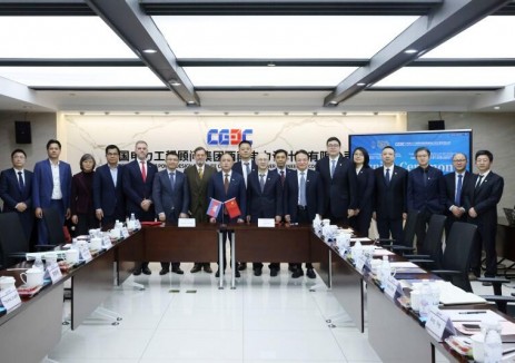 中国能建西南院王强与柬埔寨皇家集团主席陈丰明会谈并见证签约