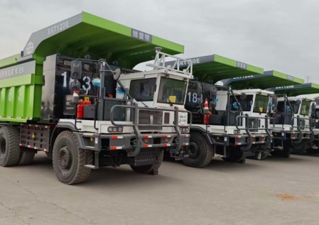 陕西首个露天开采的大型现代化煤矿应用纯电无人驾驶矿卡