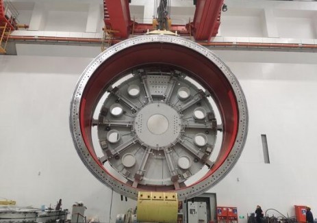 水电五局承建的沙坪一级水电站23天完成5号机组六大百吨级设备连吊