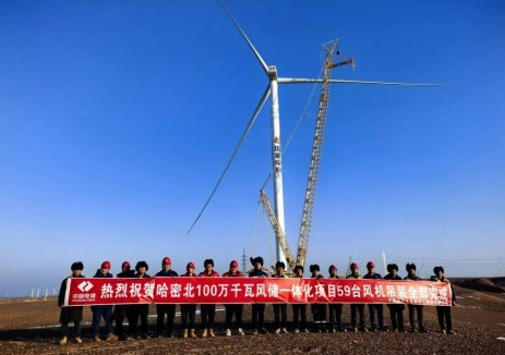 新疆哈密北100万千瓦风储一体化项目59台风机吊装顺利完成