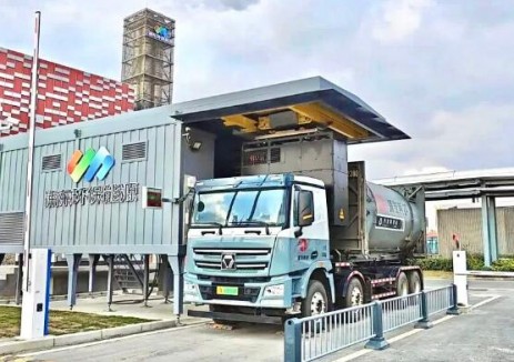 上海浦东环保能源建成投运国内首座新能源垃圾车换电站