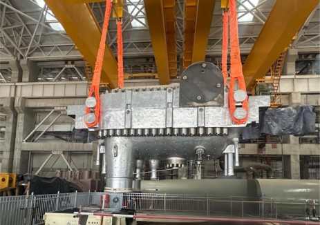 国能宁夏六盘山项目2号机组高压缸顺利吊装就位