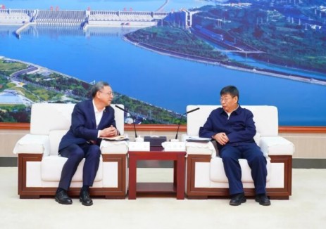 倪真与三峡集团董事长、党组书记刘伟平会谈