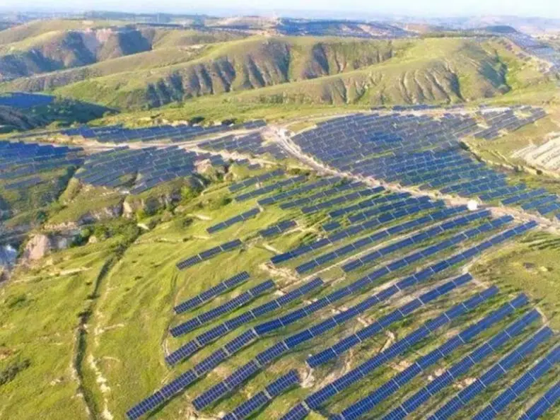 从“生态包袱”到“绿色财富”！三峡集团在多地推进绿色能源项目