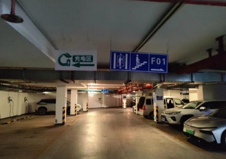 广东省广州市新塘新村新能源充电桩项目落地，有效缓解充电难题