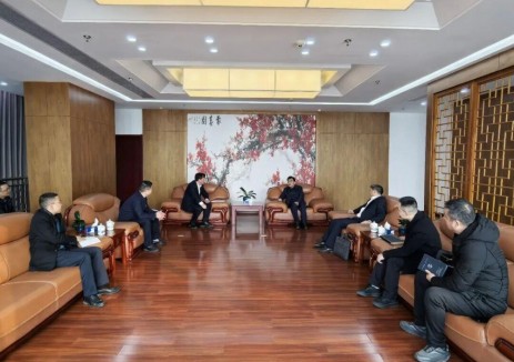 中国能建华中区域总部党姚卫星与长江三峡通航管理局局长、党委副书记李传光座谈交流