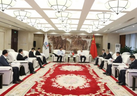 乔旭斌会见正泰集团轮值总裁栾广富