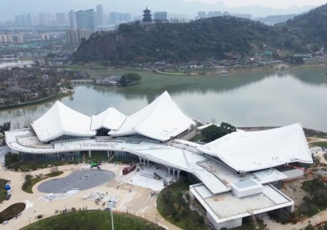 纤纳光电钙钛矿BIPV组件点亮温州园博园，骏马迎春共赴绿色新程